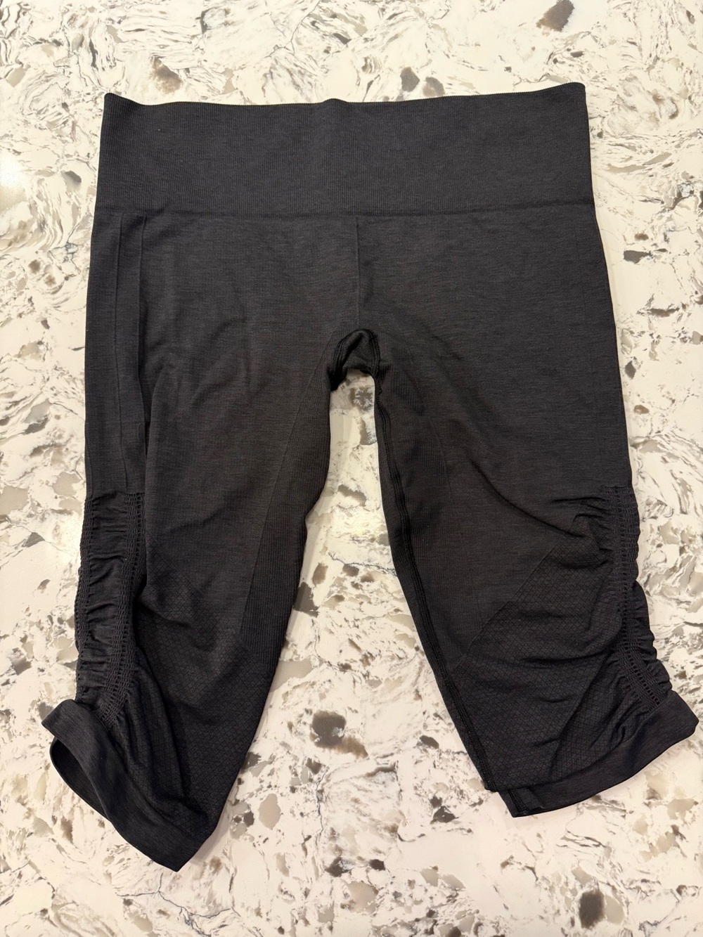 🏃‍♀️ LULULEMON Ebb to Street Crop Leggings
*Ruched Seamless
(Dark Charcoal Gray) - Picture 7 of 7